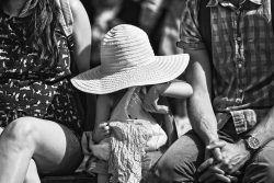 Famille chapeau paille